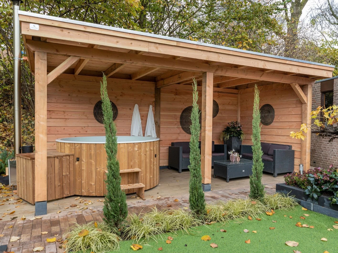 Douglas overkapping, 600 x 300, met achterwand en zijwand, Westwood Vrijbuiter - Afbeelding 2